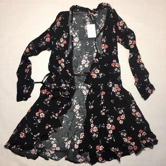 H&M Flora Long Sleeves Black Mini Wrap Dress - Picture 2 of 8